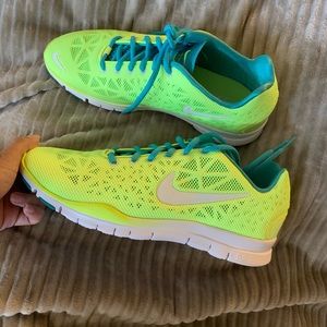 NIKE women’s trainer shoes